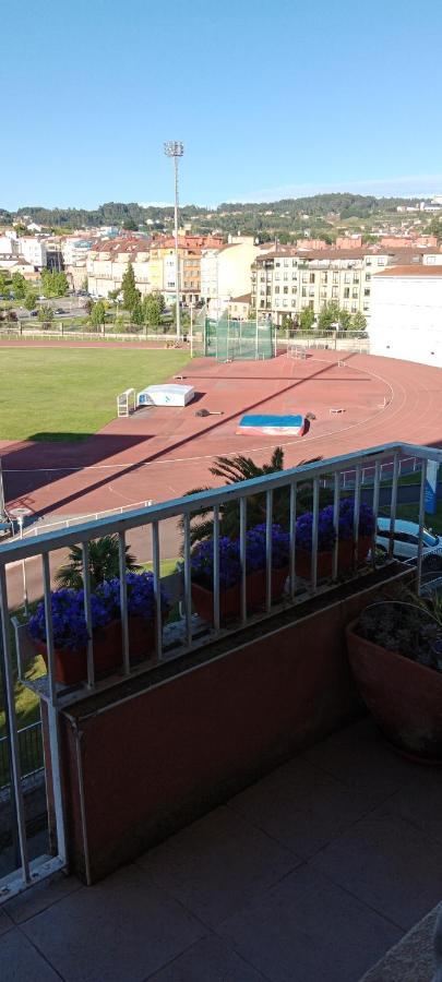 Vistas A La Pista De Atletismo Apartamento Pontevedra Exterior foto