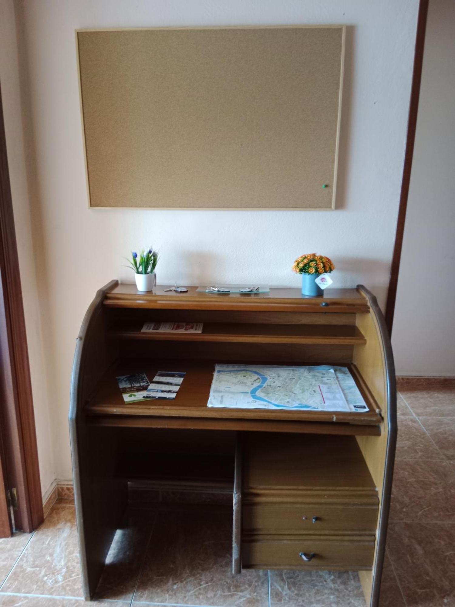 Vistas A La Pista De Atletismo Apartamento Pontevedra Quarto foto